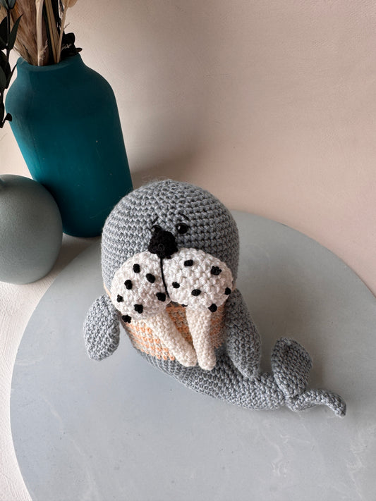 Tricheco spiaggiato Amigurumi