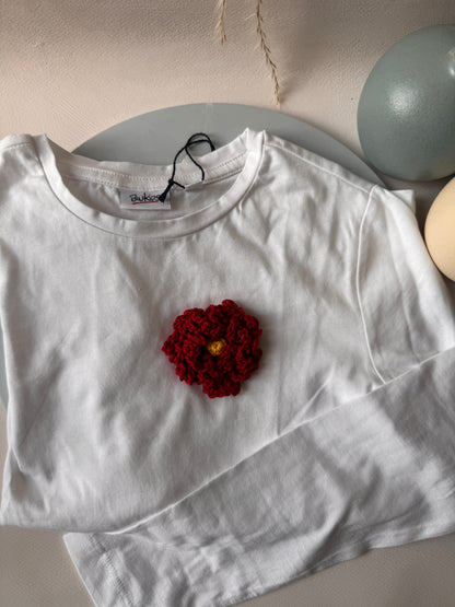 T-shirt “Filo di Sogni” con Ricamo all’Uncinetto – Edizione Artigianale