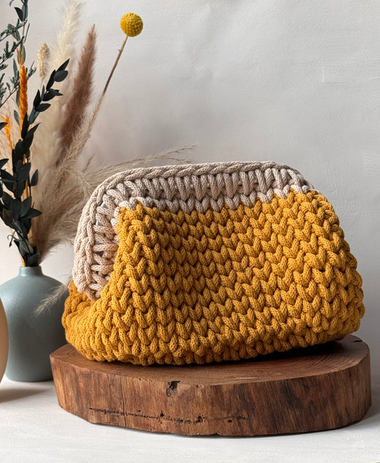 Clutch All’Uncinetto “Luna” – Eleganza Artigianale Fatto a Mano